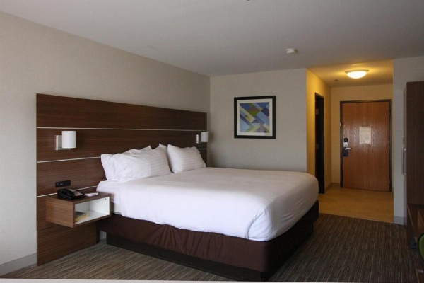 Holiday Inn Express Branford-New Haven by IHG image 17