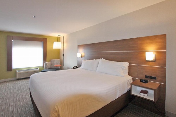 Holiday Inn Express Branford-New Haven by IHG image 21