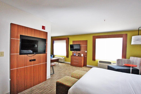 Holiday Inn Express Branford-New Haven by IHG image 42