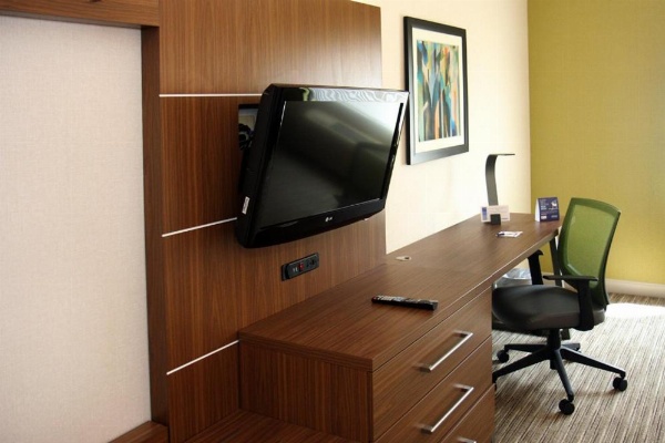 Holiday Inn Express Branford-New Haven by IHG image 8